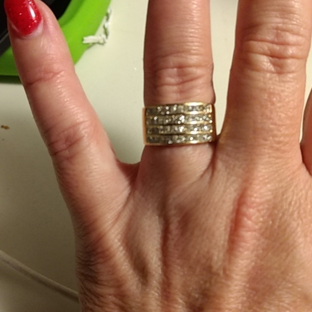 Diamond wedding band